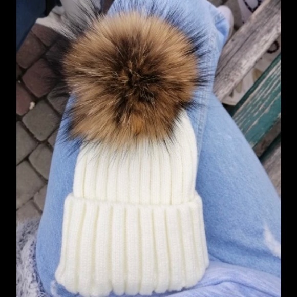 Accessories - LAST 1 - ribbed knit beanie faux fur Pom Pom hat